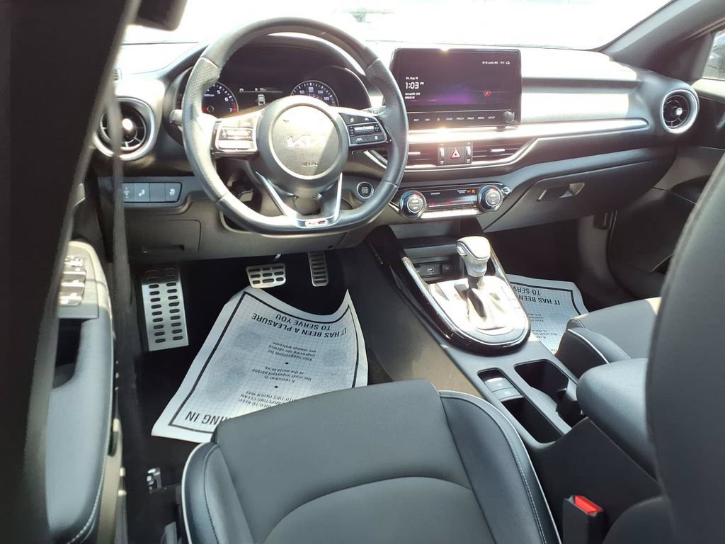 Used 2023 Kia Forte GT-Line w/ GT-Line Technology Package FWD image 4