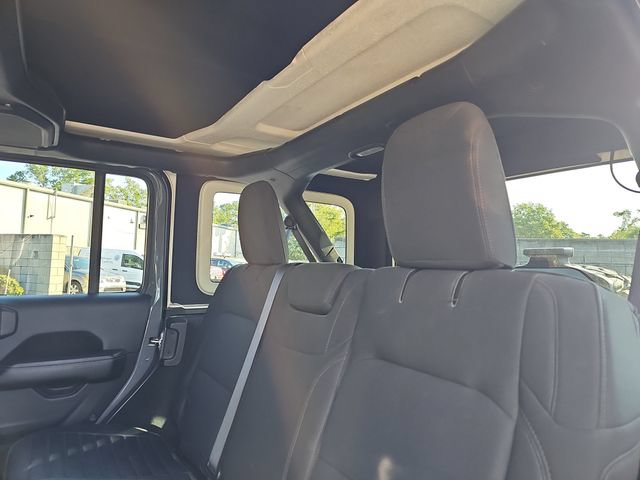 Used 2018 Jeep Wrangler Unlimited Sahara AWD/4WD image 13