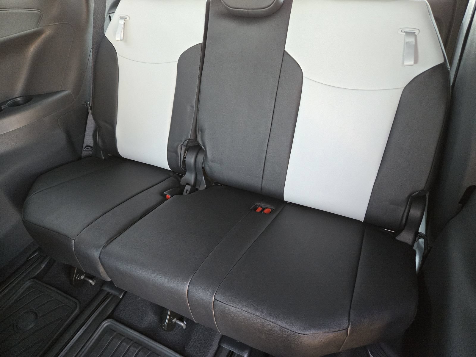 New 2026 Toyota Sienna XSE AWD/4WD image 25