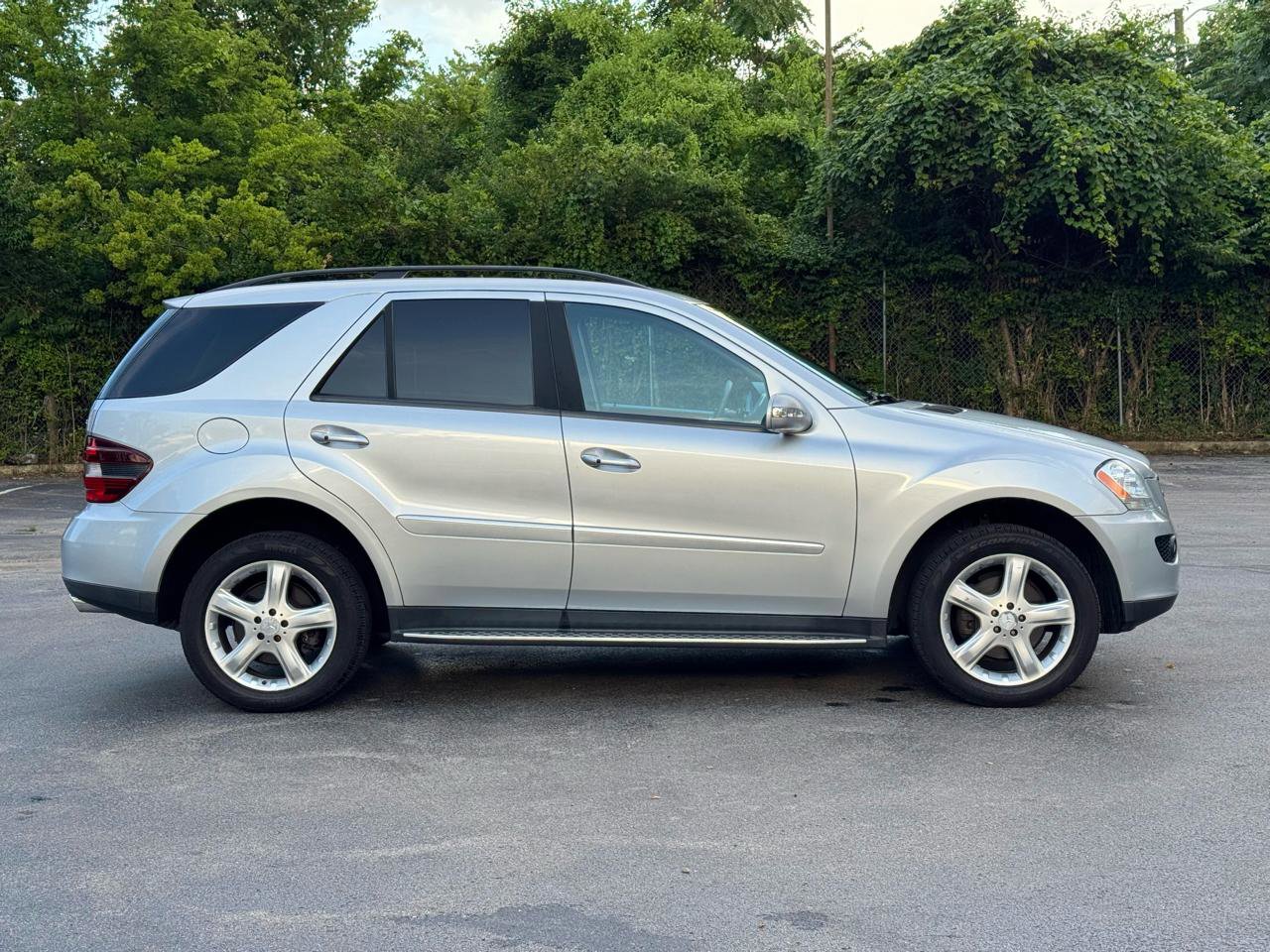 Used 2008 Mercedes-Benz ML 350 4MATIC w/ P1 Pkg image 8