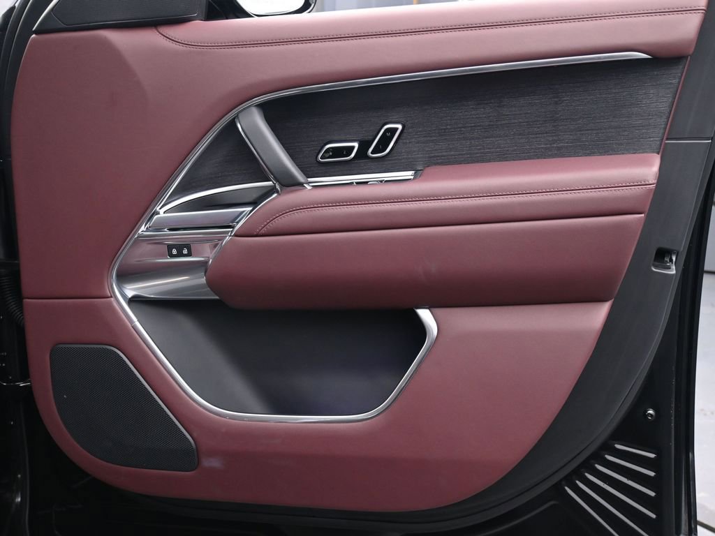 Used 2024 Land Rover Range Rover SE image 26