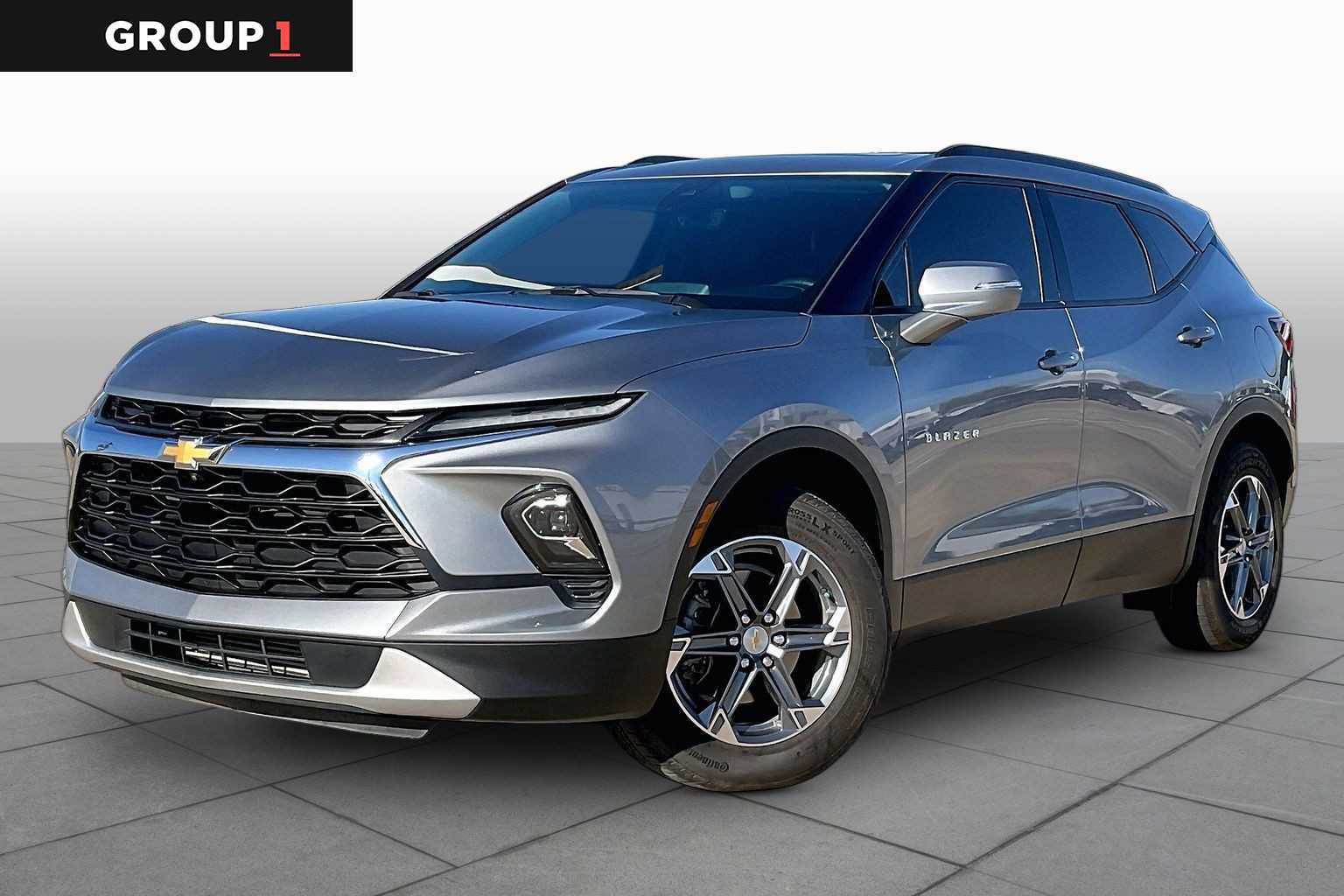 Used 2024 Chevrolet Blazer LT w/ Sound & Technology Package FWD image 1