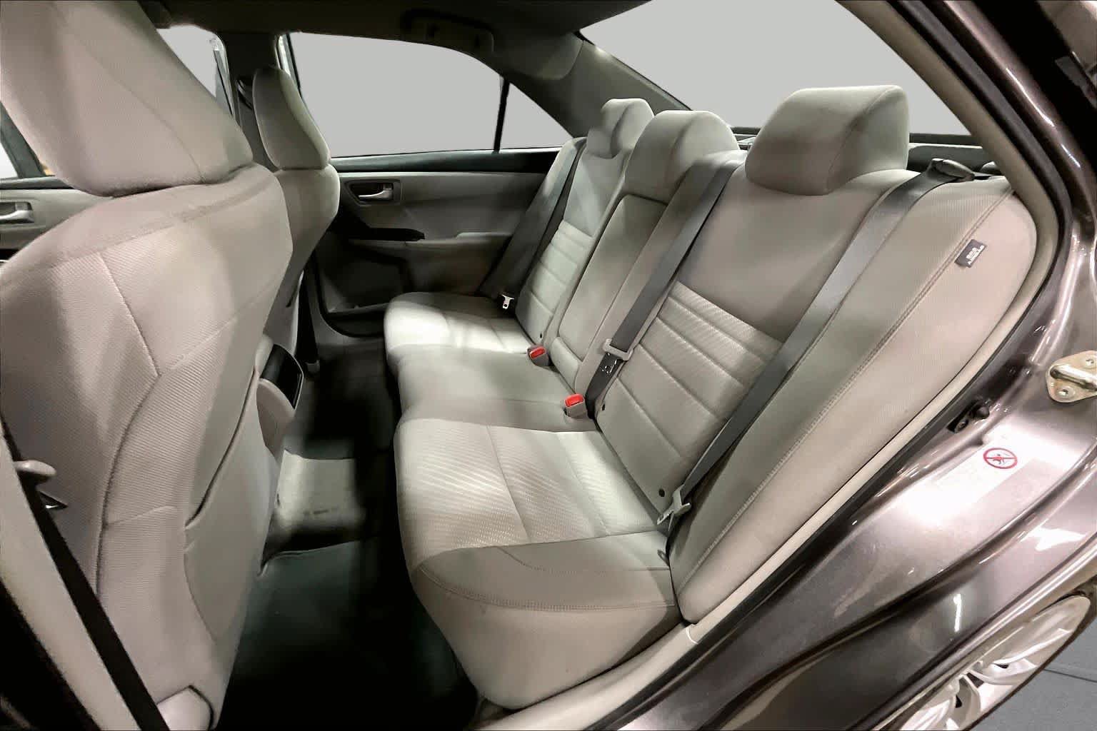Used 2017 Toyota Camry LE FWD image 21