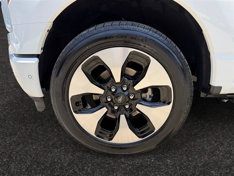 Used 2023 Ford F150 Lightning Platinum AWD/4WD image 17
