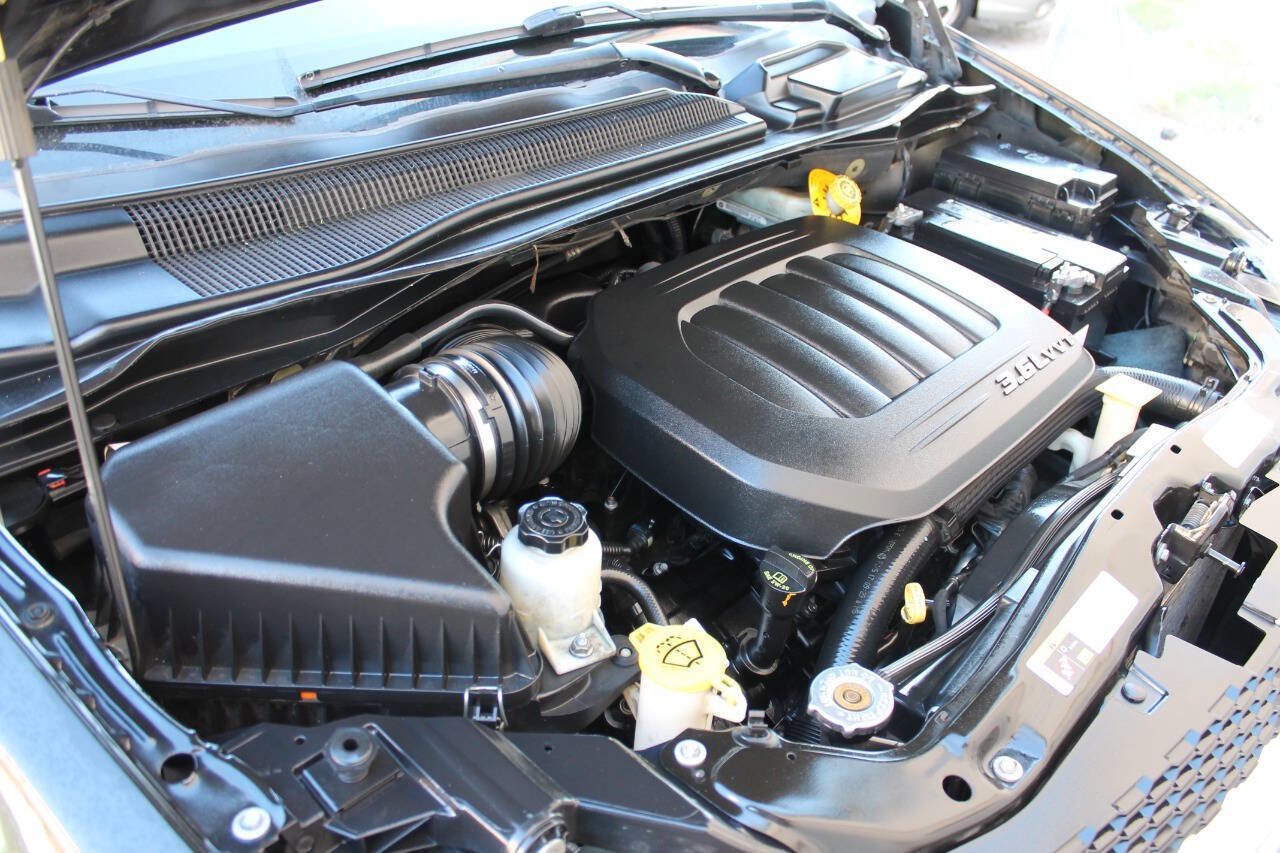Used 2016 Dodge Grand Caravan SXT FWD image 11