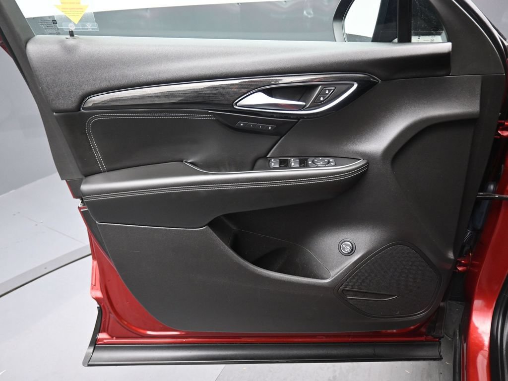 Used 2023 Buick Envision Essence w/ Sport Touring Package FWD image 9