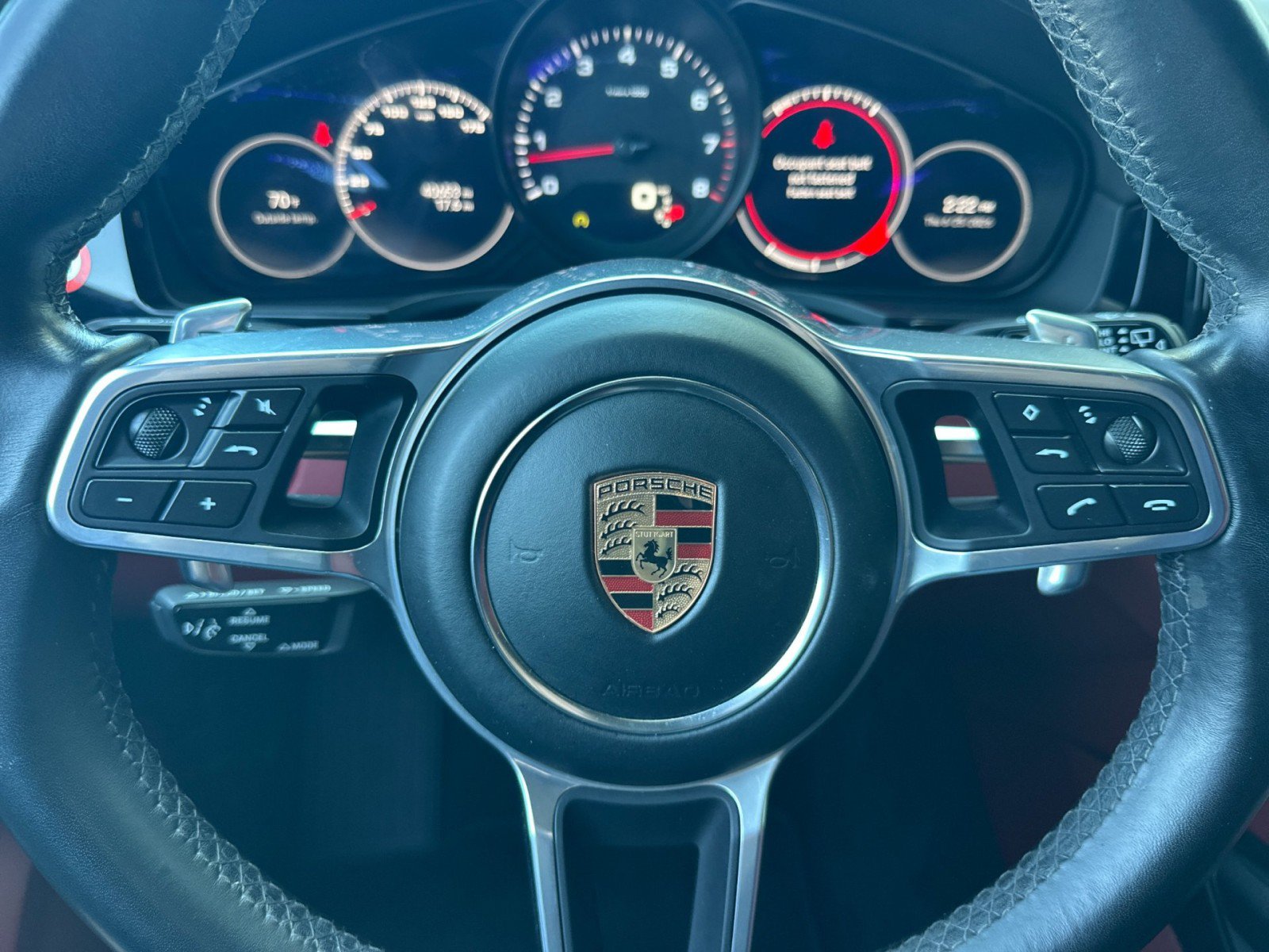 Used 2023 Porsche Cayenne Platinum Edition AWD/4WD image 23
