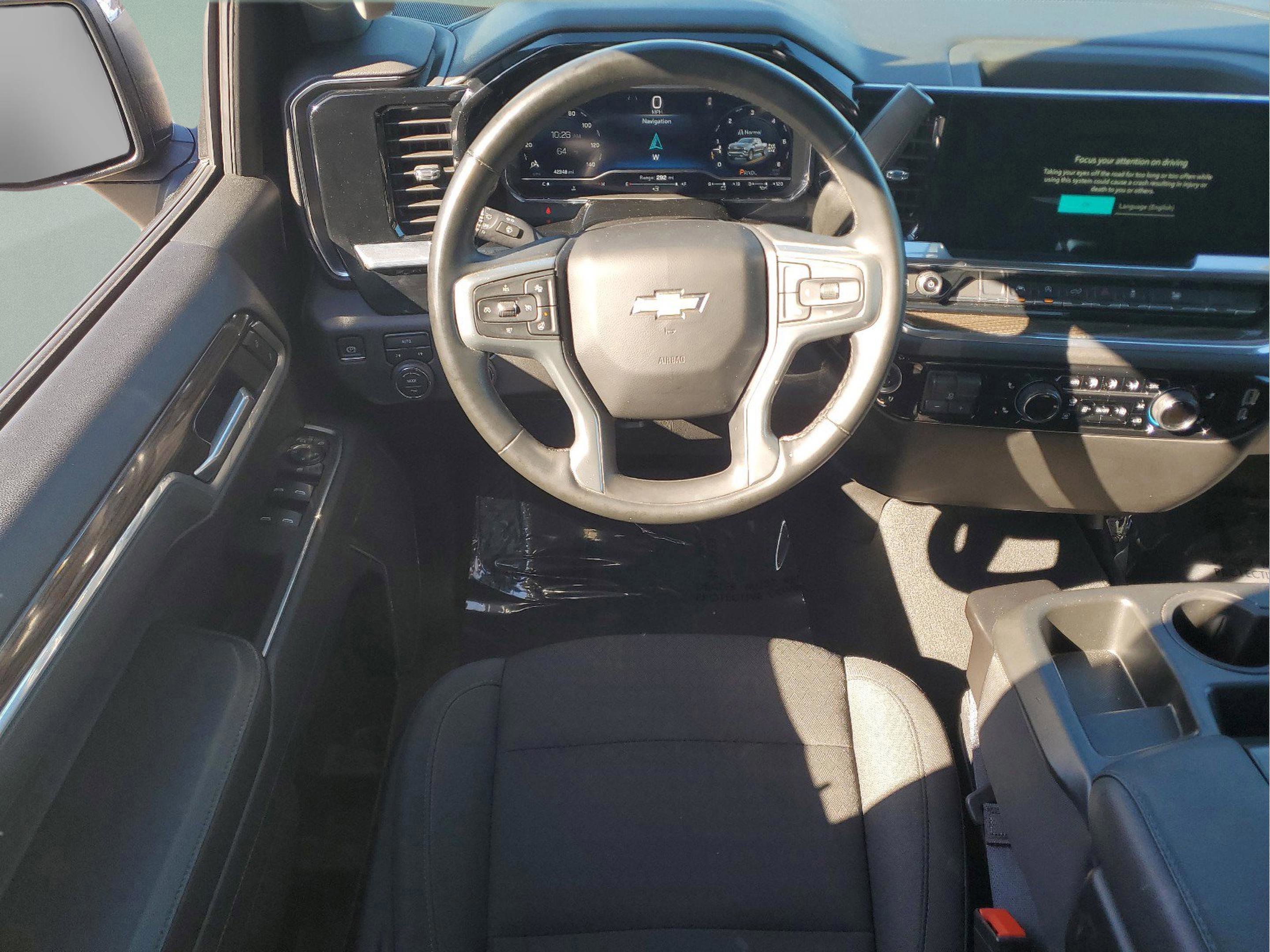 Used 2025 Chevrolet Silverado 1500 LT AWD/4WD image 9