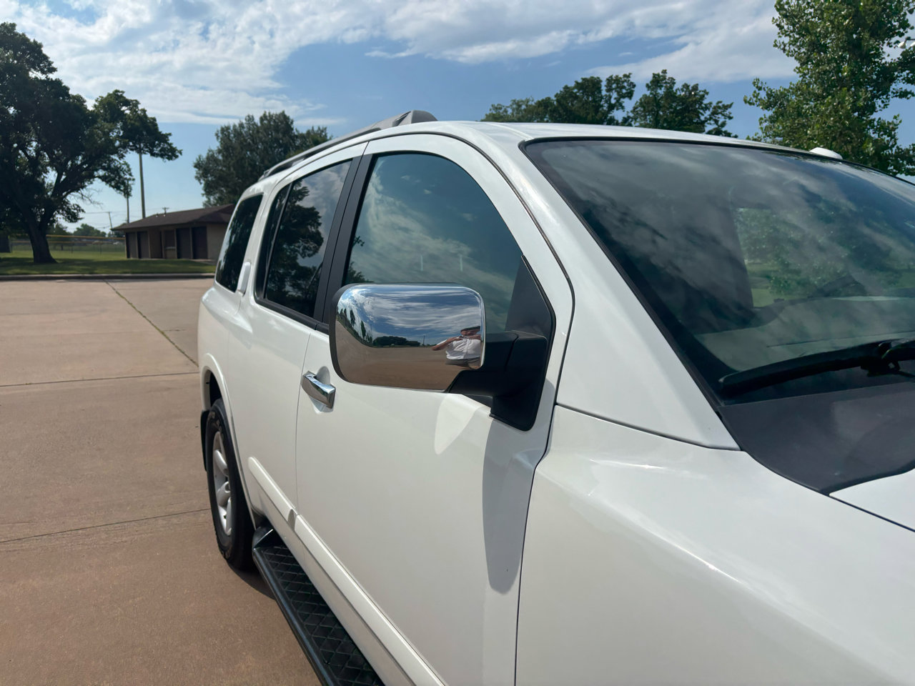 Used 2011 Nissan Armada SV image 38