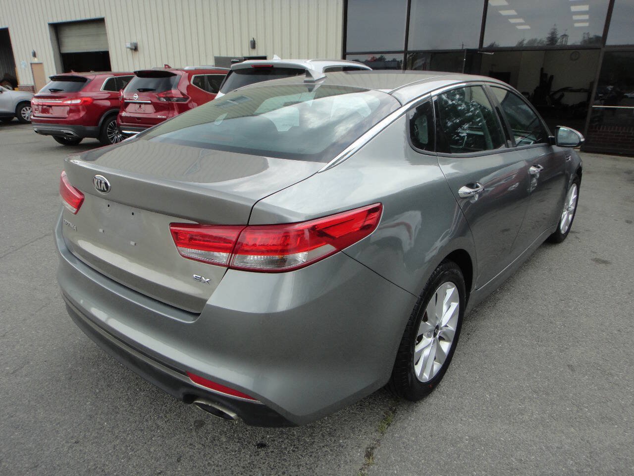 Used 2017 Kia Optima EX FWD image 4