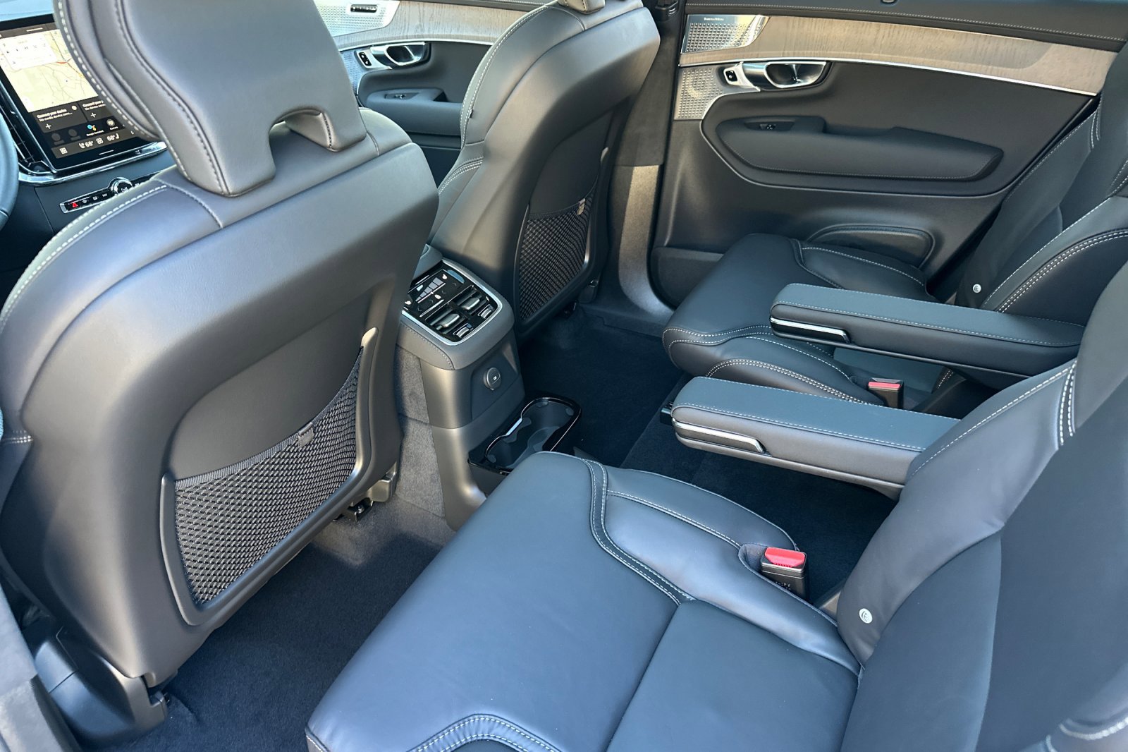 New 2026 Volvo XC90 T8 Ultra w/ Lounge Package image 10