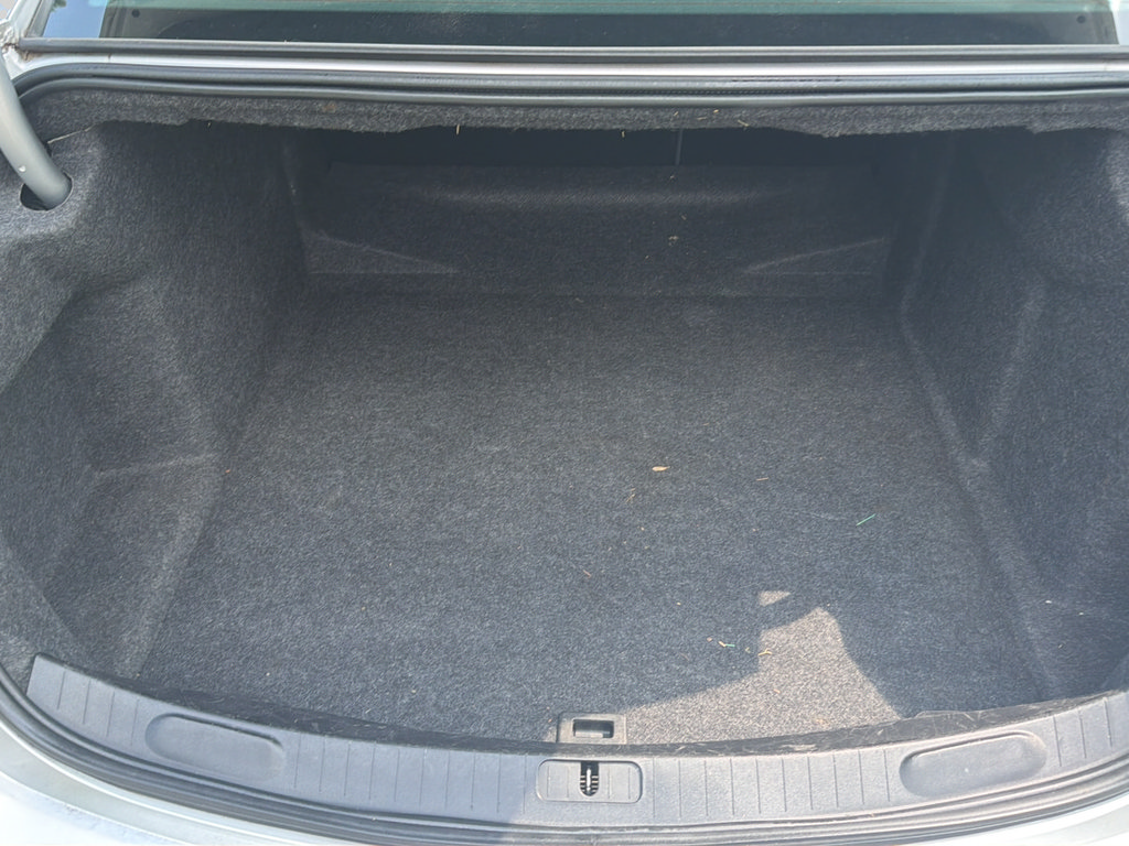 Used 2016 Chevrolet Impala LTZ FWD image 13
