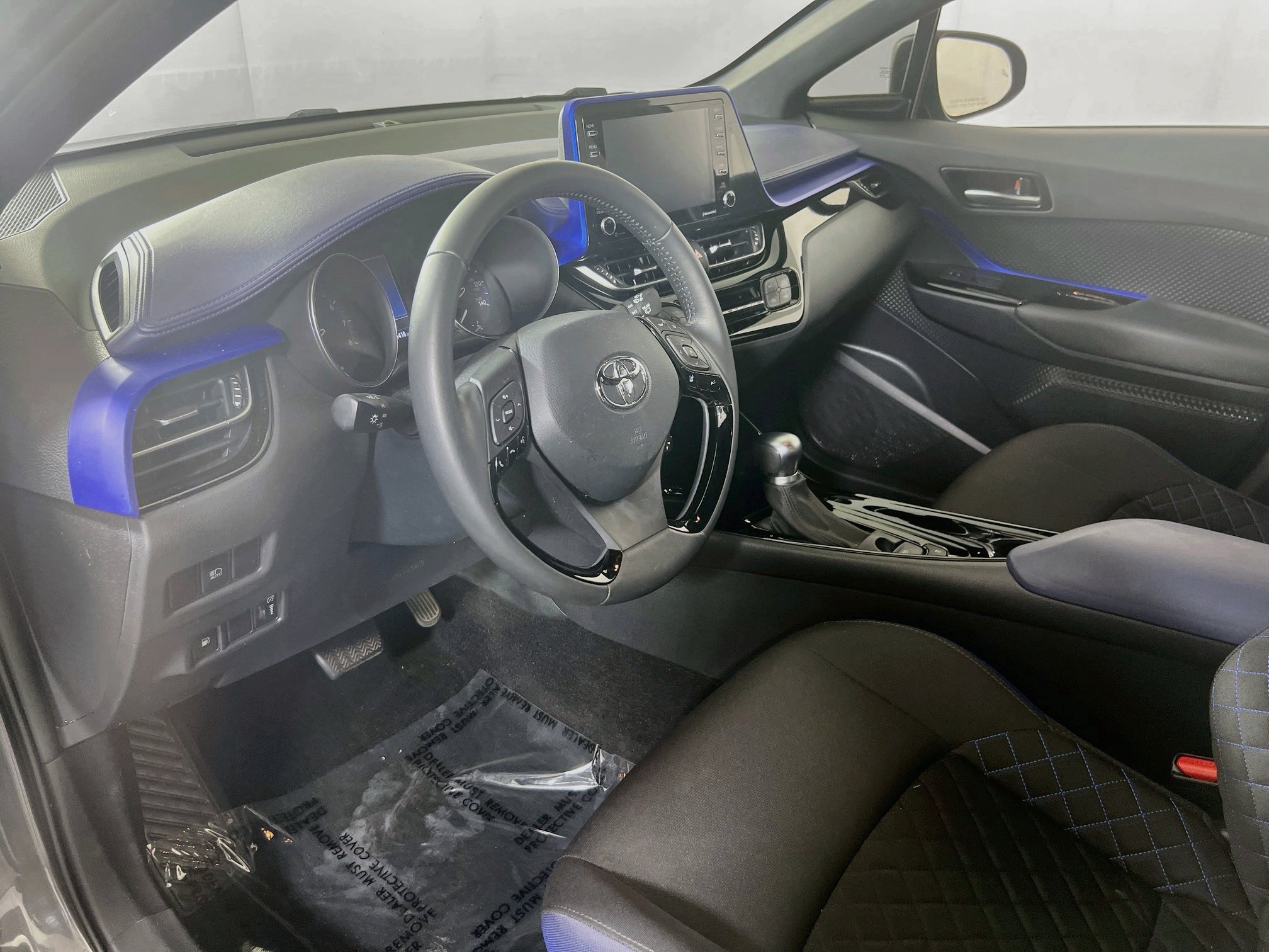 Used 2021 Toyota C-HR XLE FWD image 9