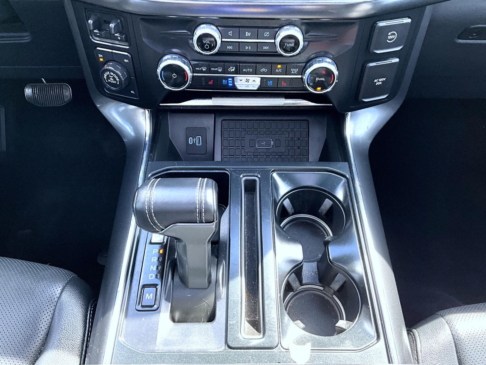 Used 2023 Ford F150 Lariat w/ Equipment Group 502A High AWD/4WD image 17