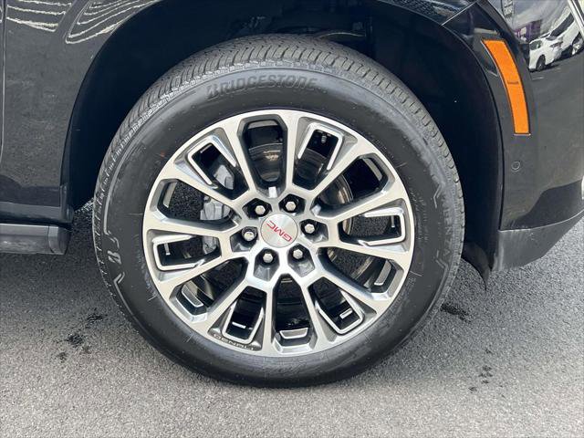 Used 2025 GMC Yukon XL Denali w/ Sun & Power Step Package image 8