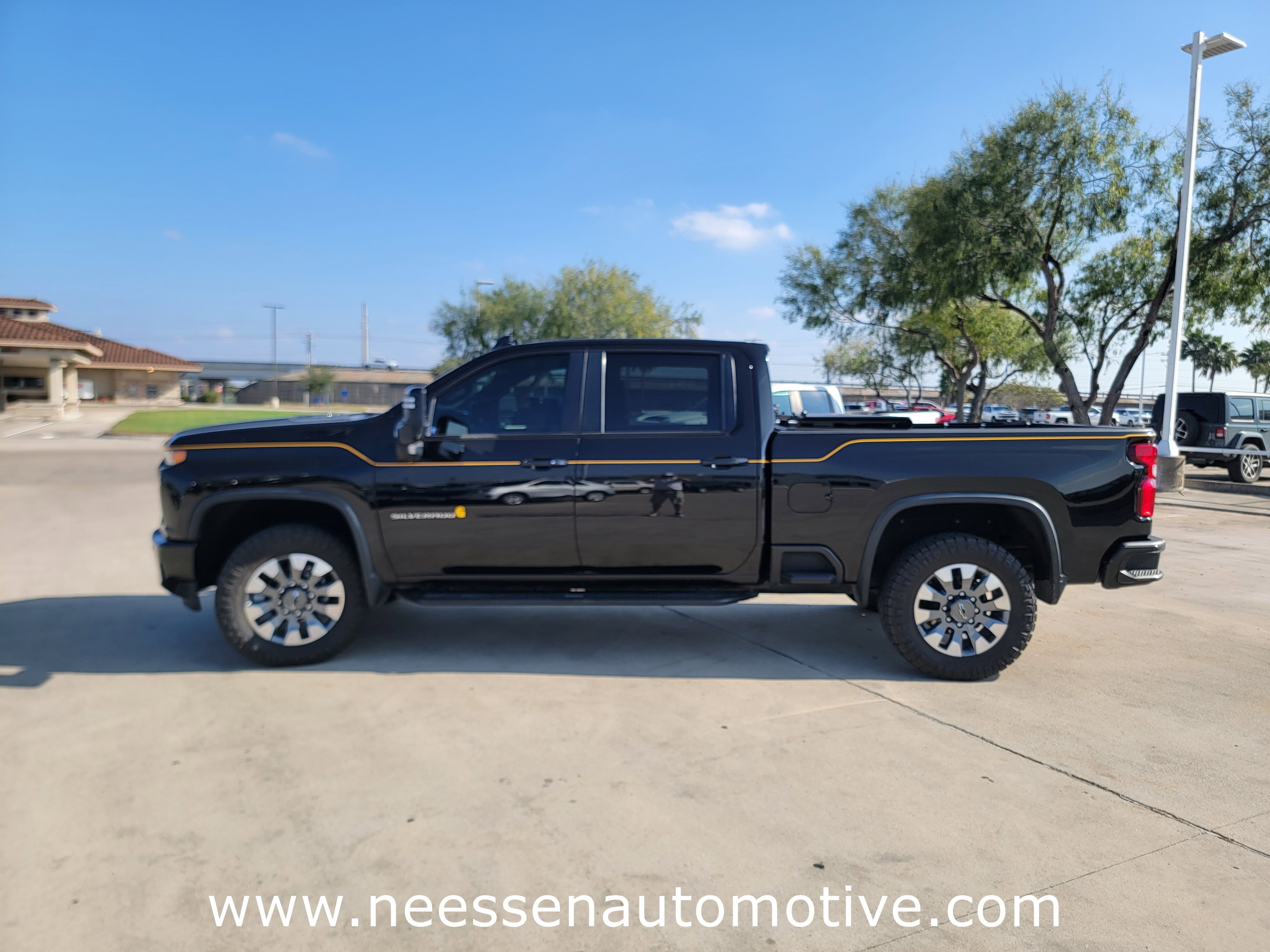 Used 2021 Chevrolet Silverado 2500 LTZ w/ Carhartt Edition image 4