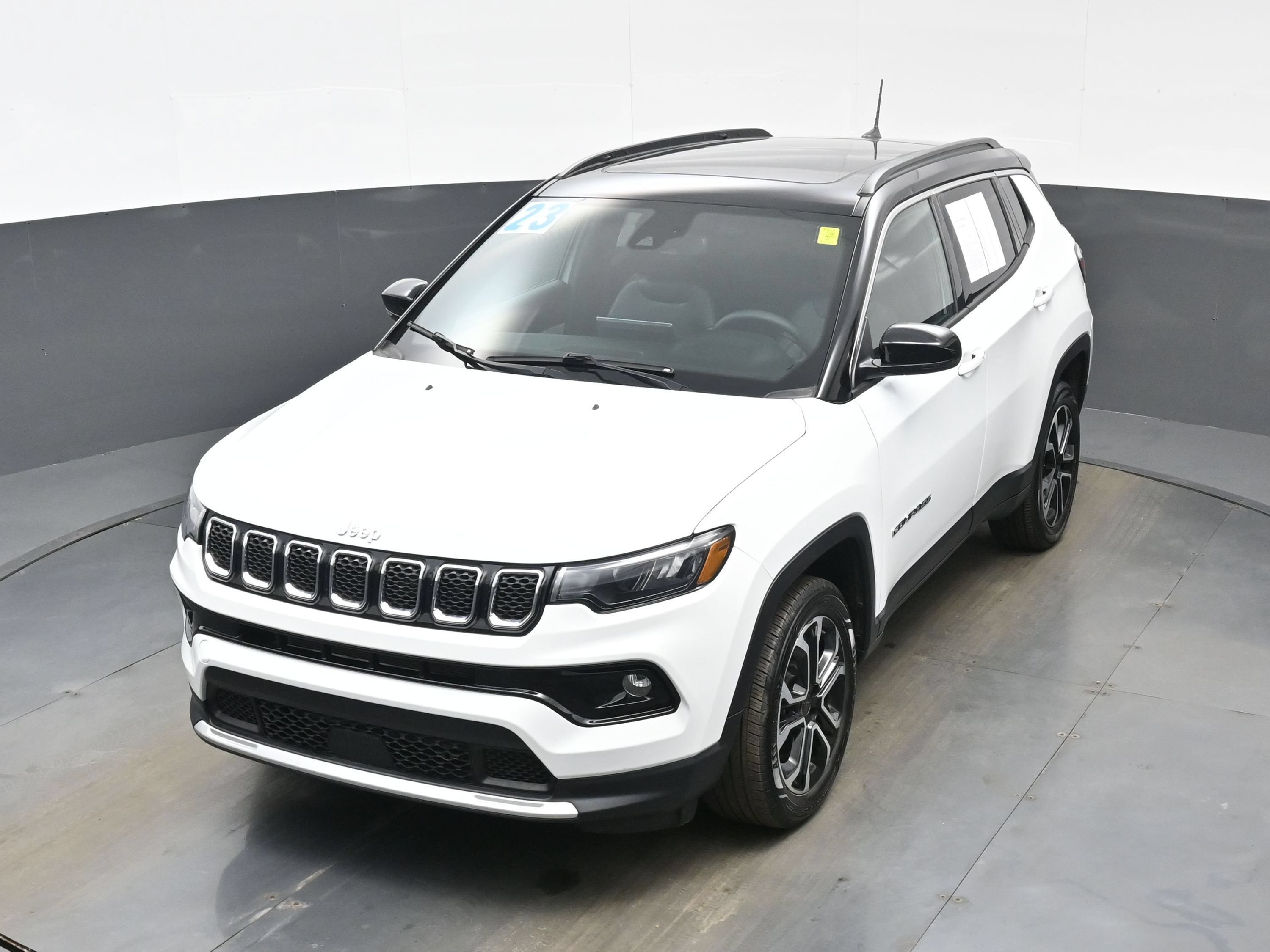 Used 2023 Jeep Compass Limited w/ Sun and Sound Group AWD/4WD image 36