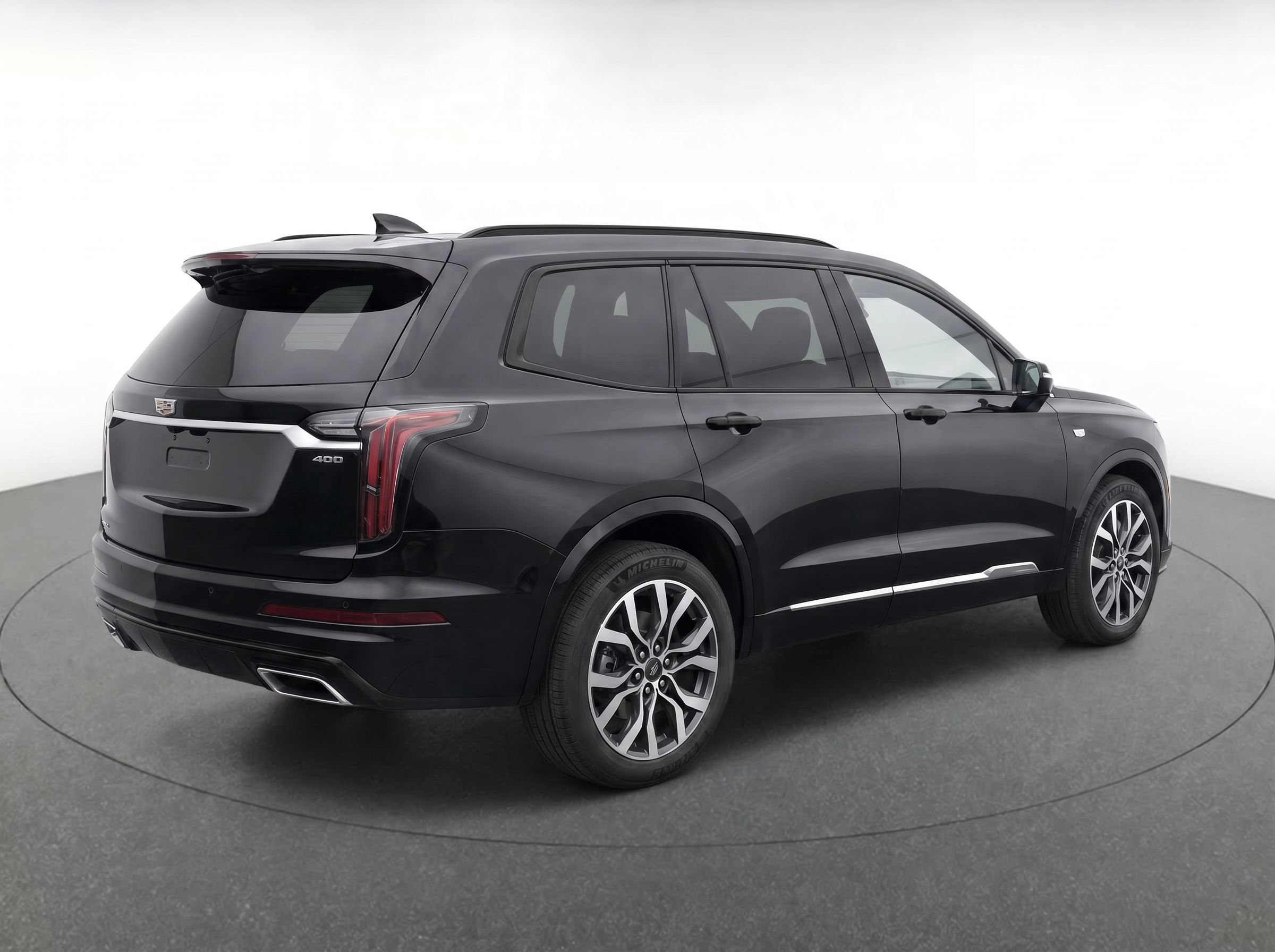 Used 2023 Cadillac XT6 Sport w/ Technology Package AWD/4WD image 4