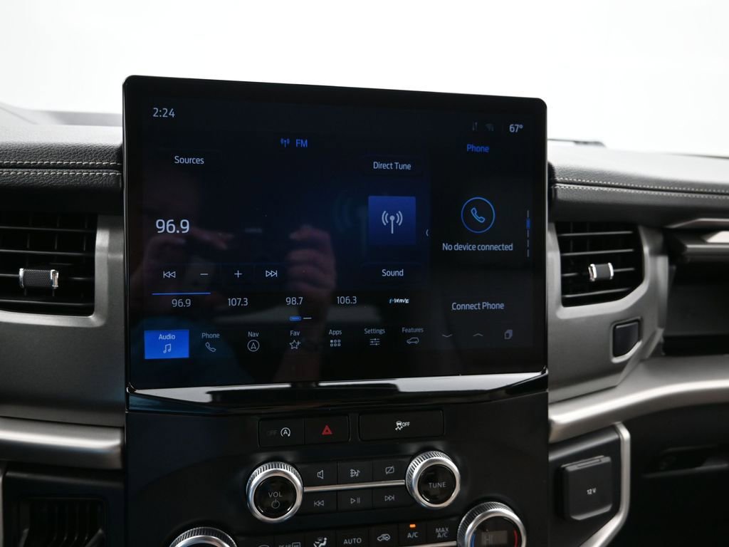 Used 2024 Ford Expedition XLT image 16