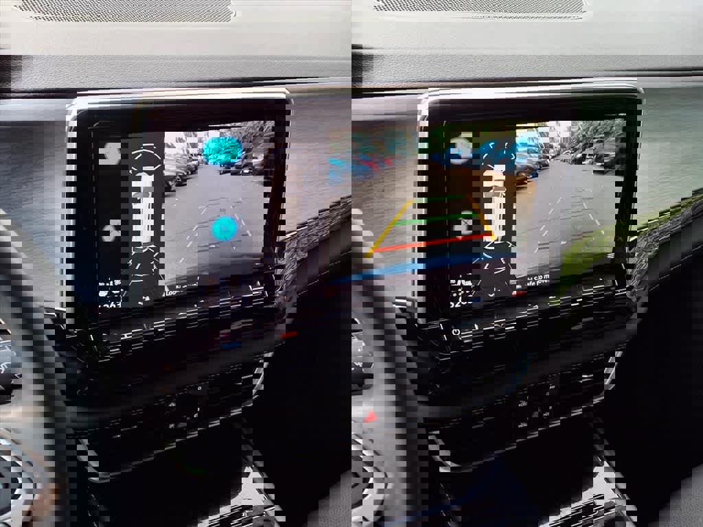 Used 2024 Volkswagen Atlas Cross Sport SE image 21