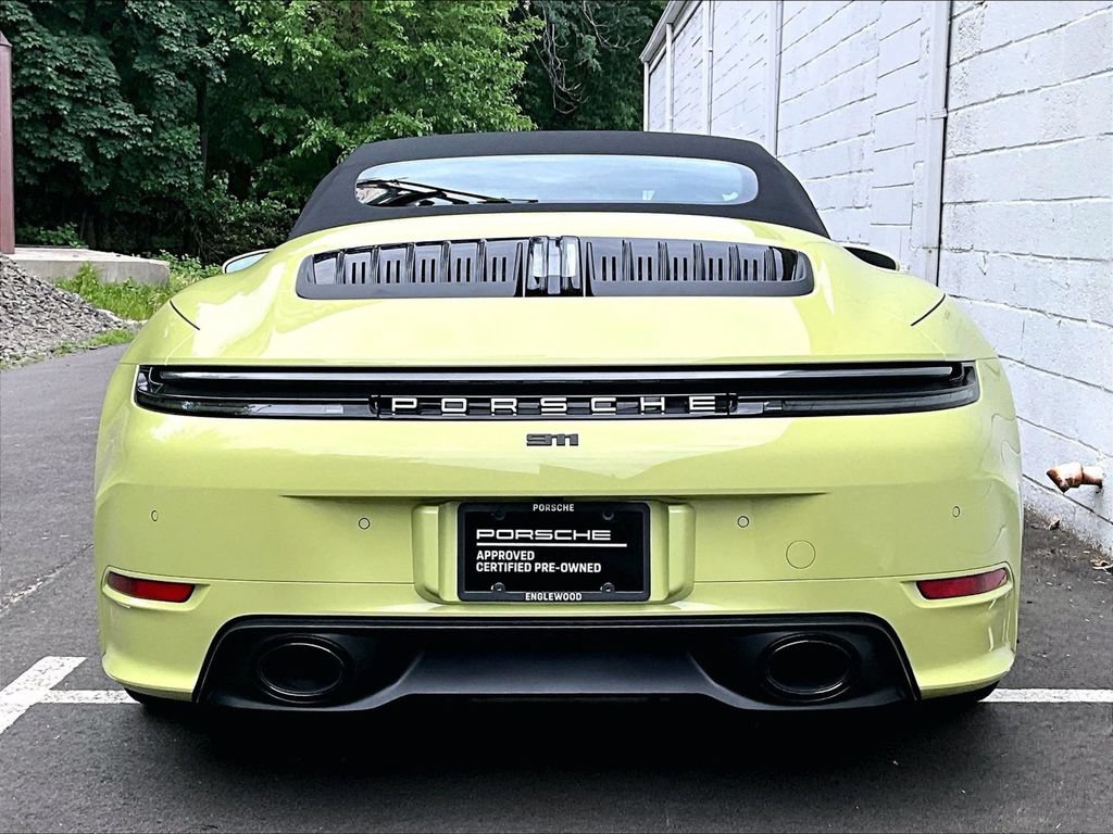 Certified 2025 Porsche 911 Carrera RWD image 9