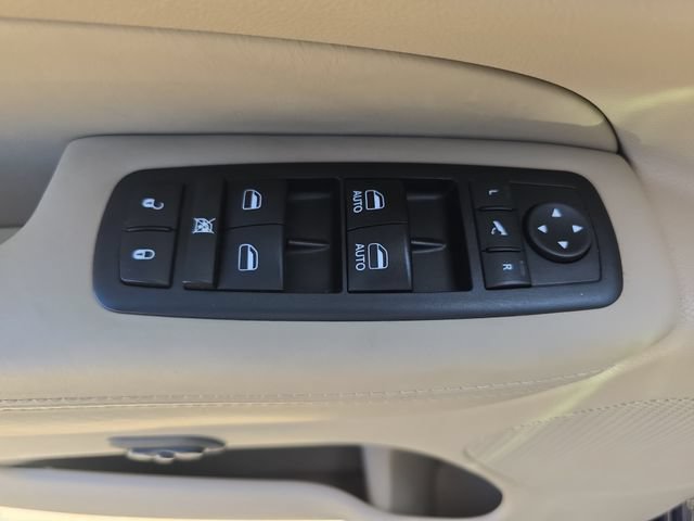 Used 2018 Jeep Grand Cherokee Overland AWD/4WD image 31