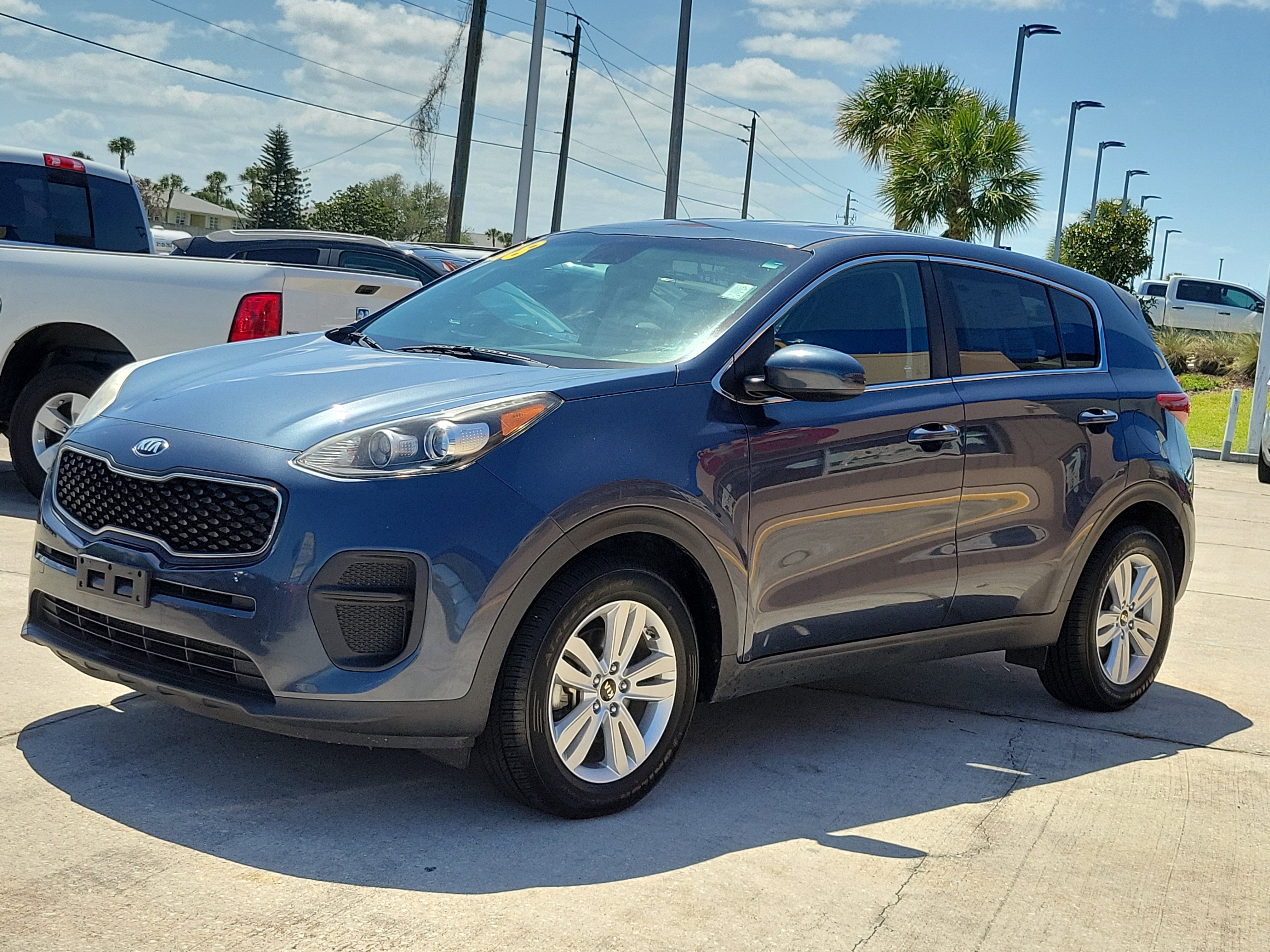 Used 2018 Kia Sportage LX image 2