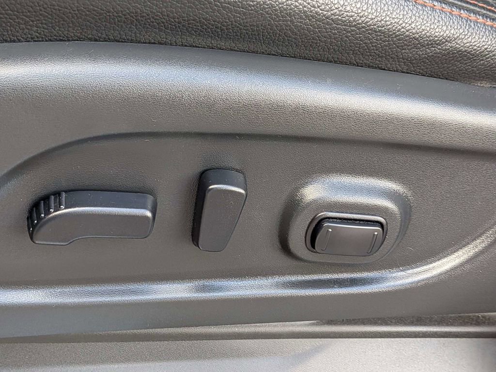 Used 2021 Nissan Titan PRO-4X w/ Pro-4x Convenience Package AWD/4WD image 21