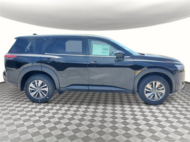 New 2025 Nissan Pathfinder S image 7
