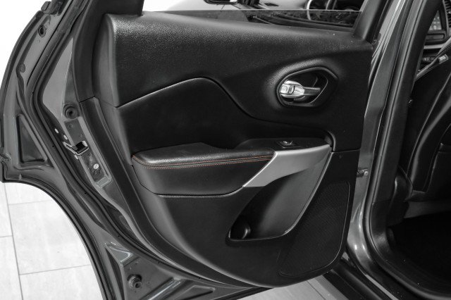 Used 2017 Jeep Cherokee Trailhawk w/ Cold Weather Group image 40