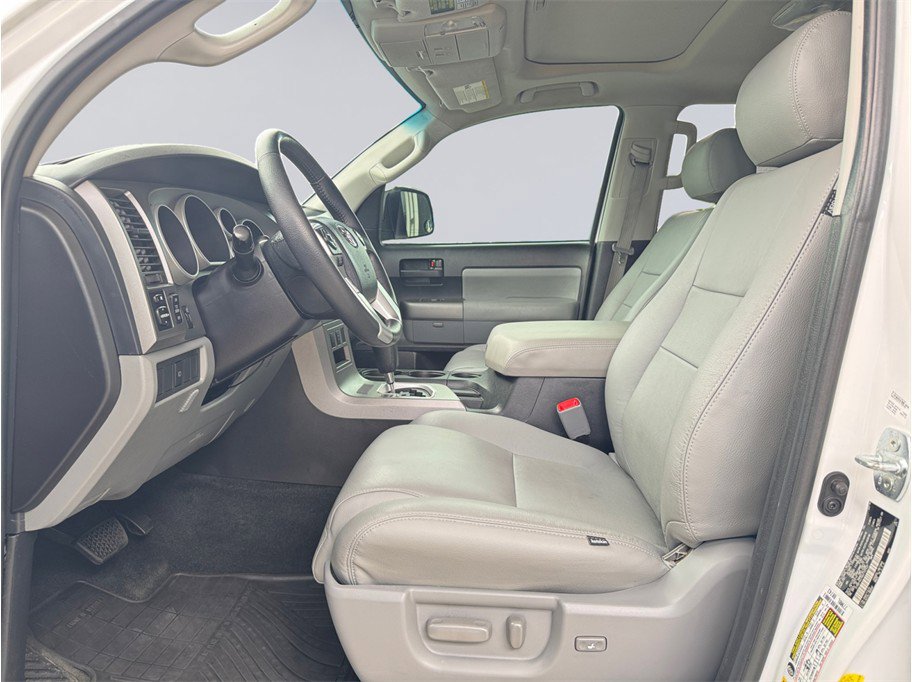 Used 2016 Toyota Sequoia SR5 AWD/4WD image 11