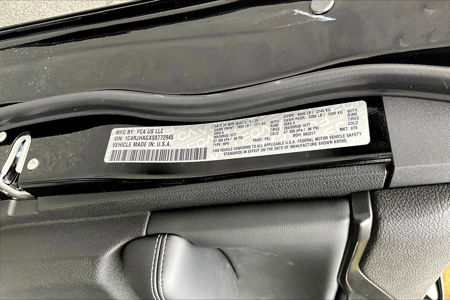 New 2025 Jeep Grand Cherokee Altitude image 13