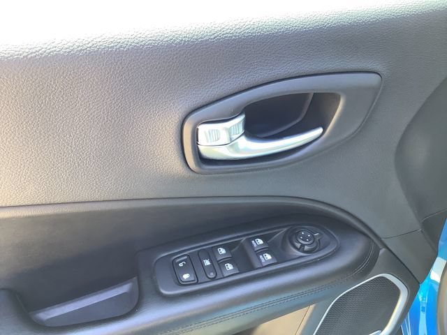 Used 2021 Jeep Compass Latitude w/ Sun and Sound Group AWD/4WD image 10