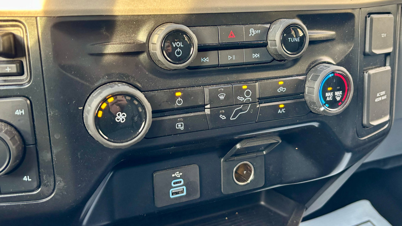 Used 2025 Ford F350 XLT image 23