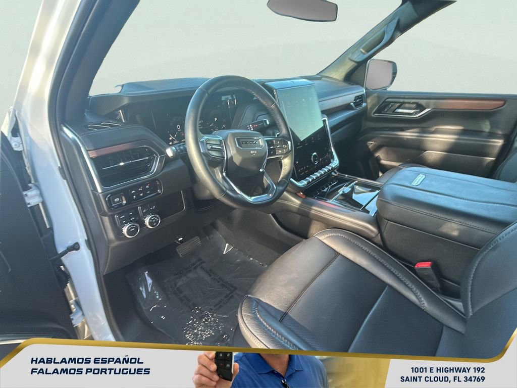 Used 2025 GMC Yukon XL Denali image 16