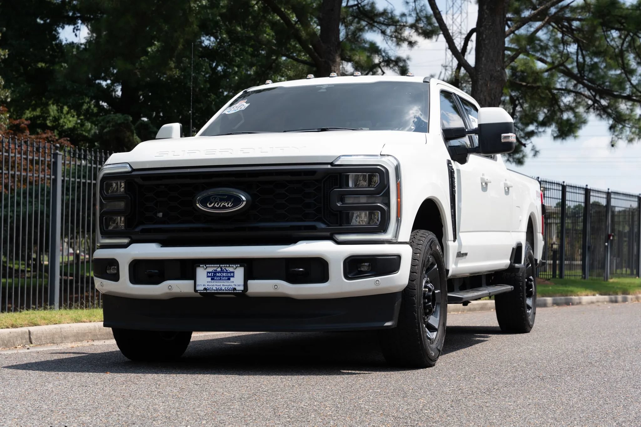 Used 2023 Ford F250 Lariat w/ Lariat Ultimate Package AWD/4WD image 2