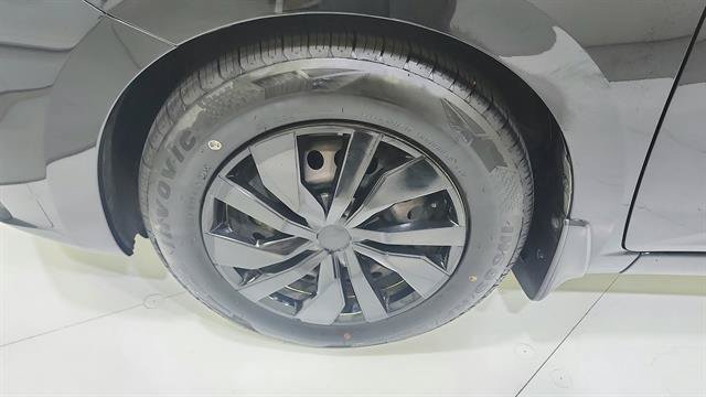 Used 2021 Nissan Versa S FWD image 27