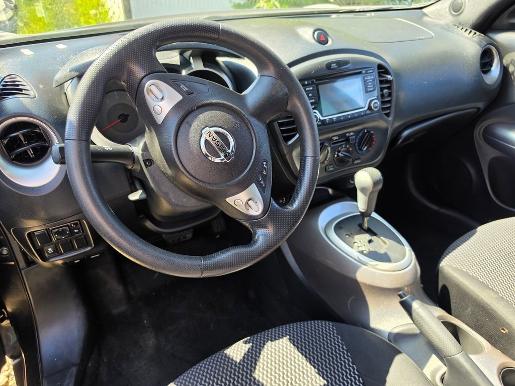 Used 2015 Nissan Juke S FWD image 4