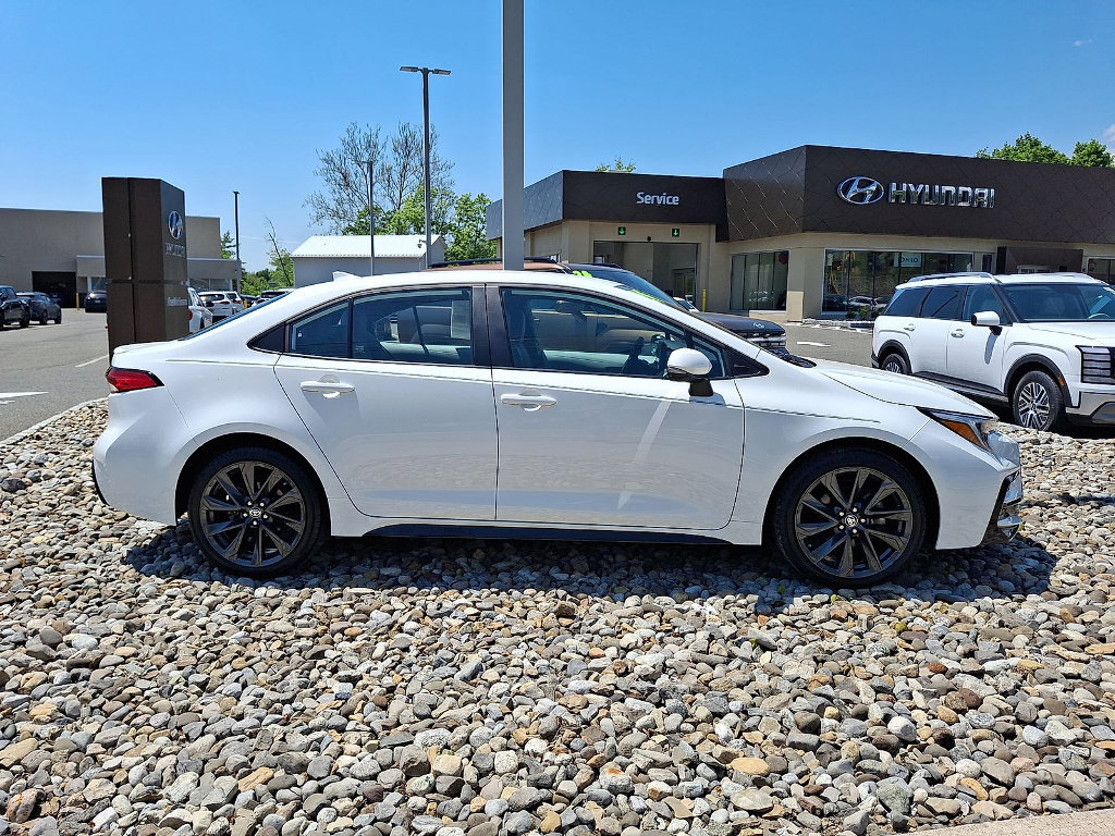 Used 2024 Toyota Corolla SE FWD image 17