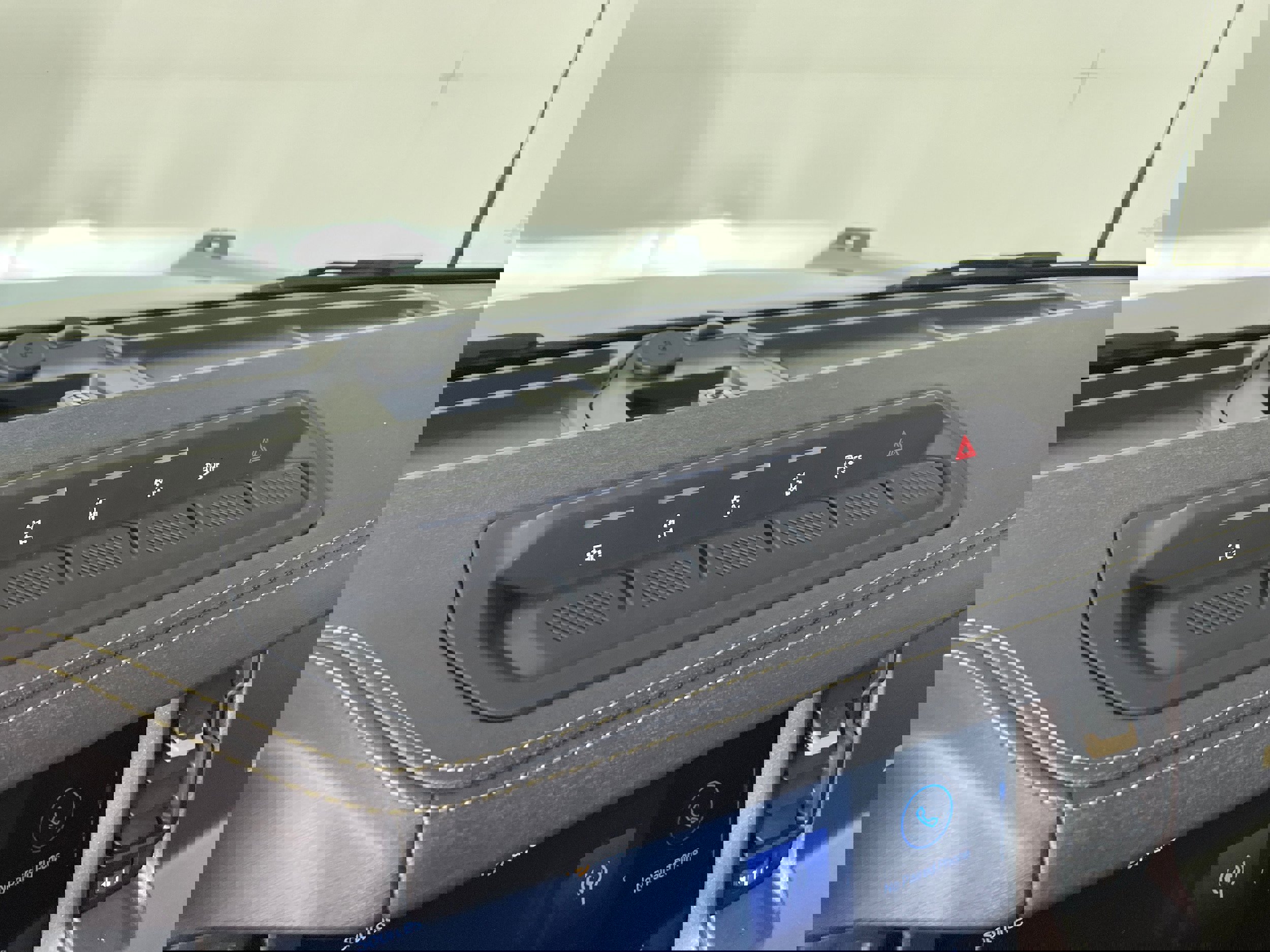 New 2025 Ford Bronco Badlands image 5