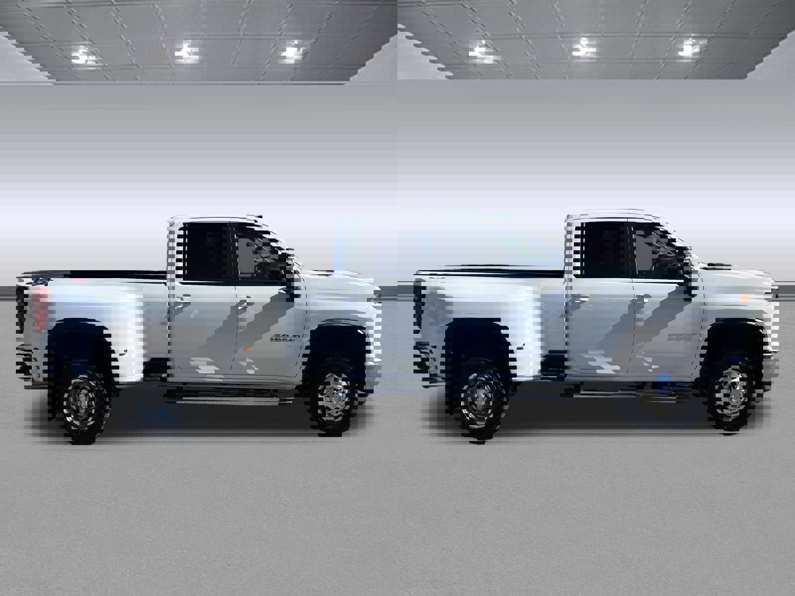 Used 2024 Chevrolet Silverado 3500 LT w/ Convenience Package image 2