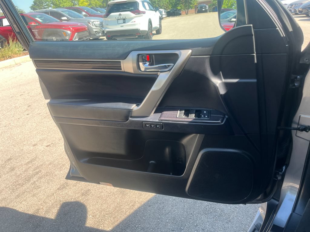 Used 2021 Lexus GX 460 Premium w/ Accessory Package AWD/4WD image 10