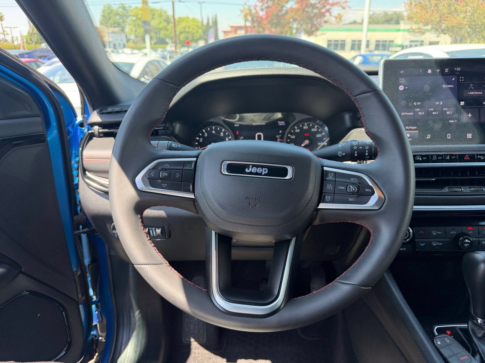 Used 2025 Jeep Compass Trailhawk AWD/4WD image 26