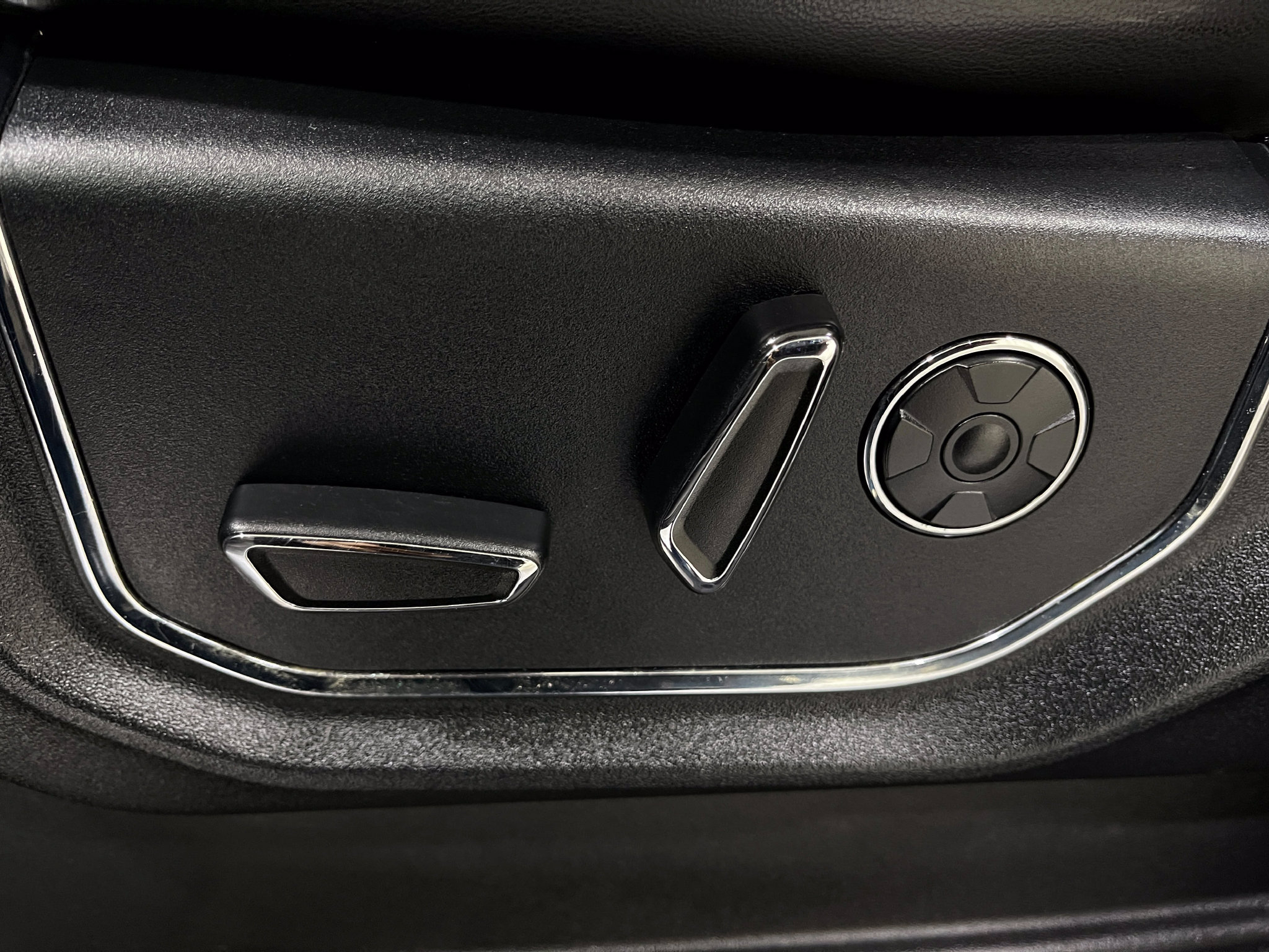 Used 2018 Ford F150 Platinum w/ Equipment Group 701A Luxury AWD/4WD image 17