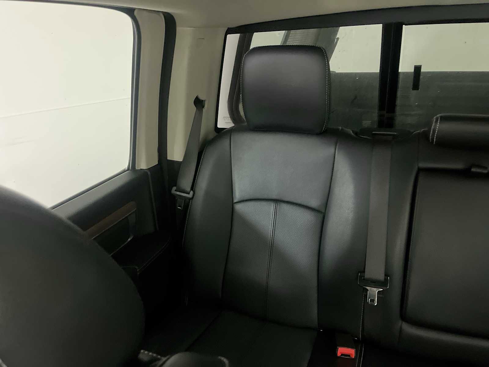 Used 2018 RAM 1500 Laramie w/ Convenience Group AWD/4WD image 12