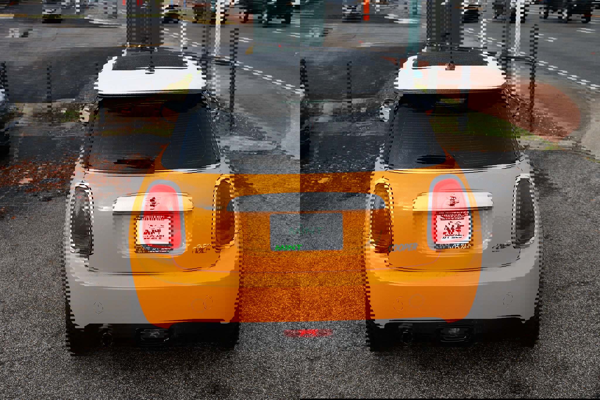 Used 2015 MINI Cooper 2-Door Hardtop image 14