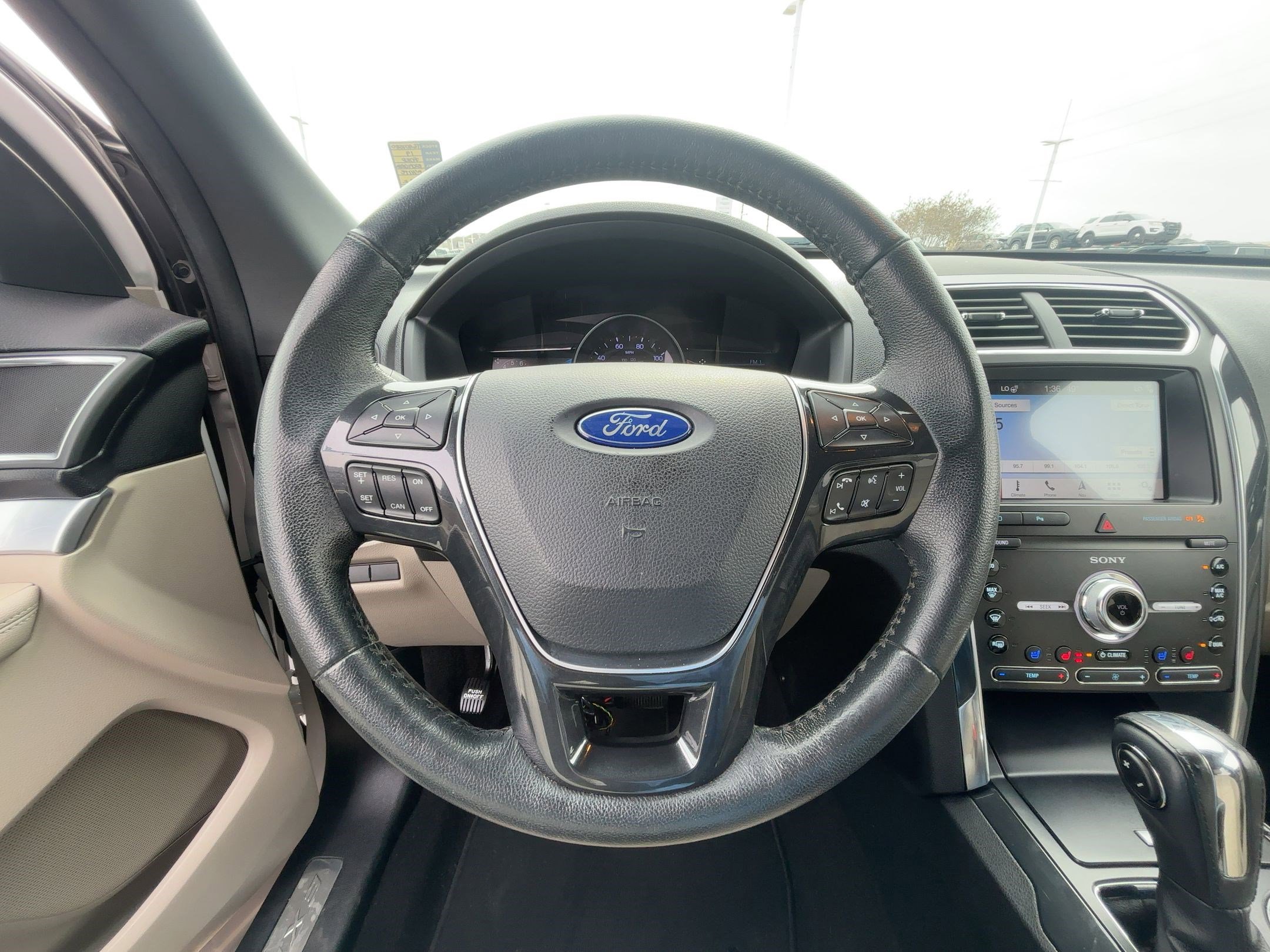 Used 2019 Ford Explorer Limited image 16