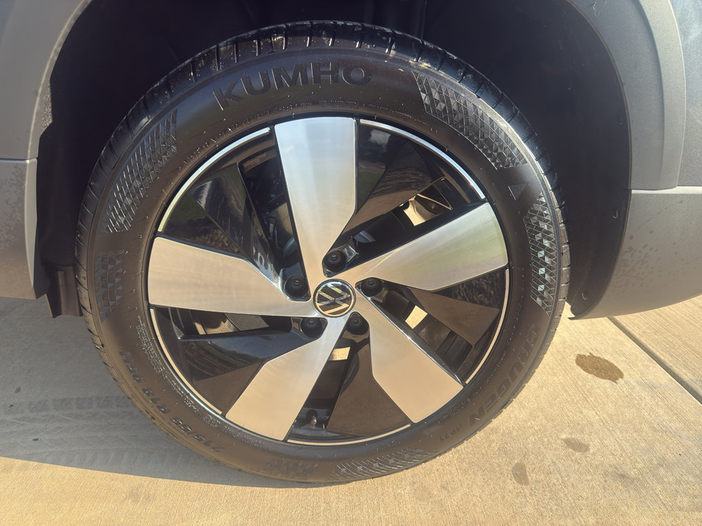 New 2025 Volkswagen Taos S image 17