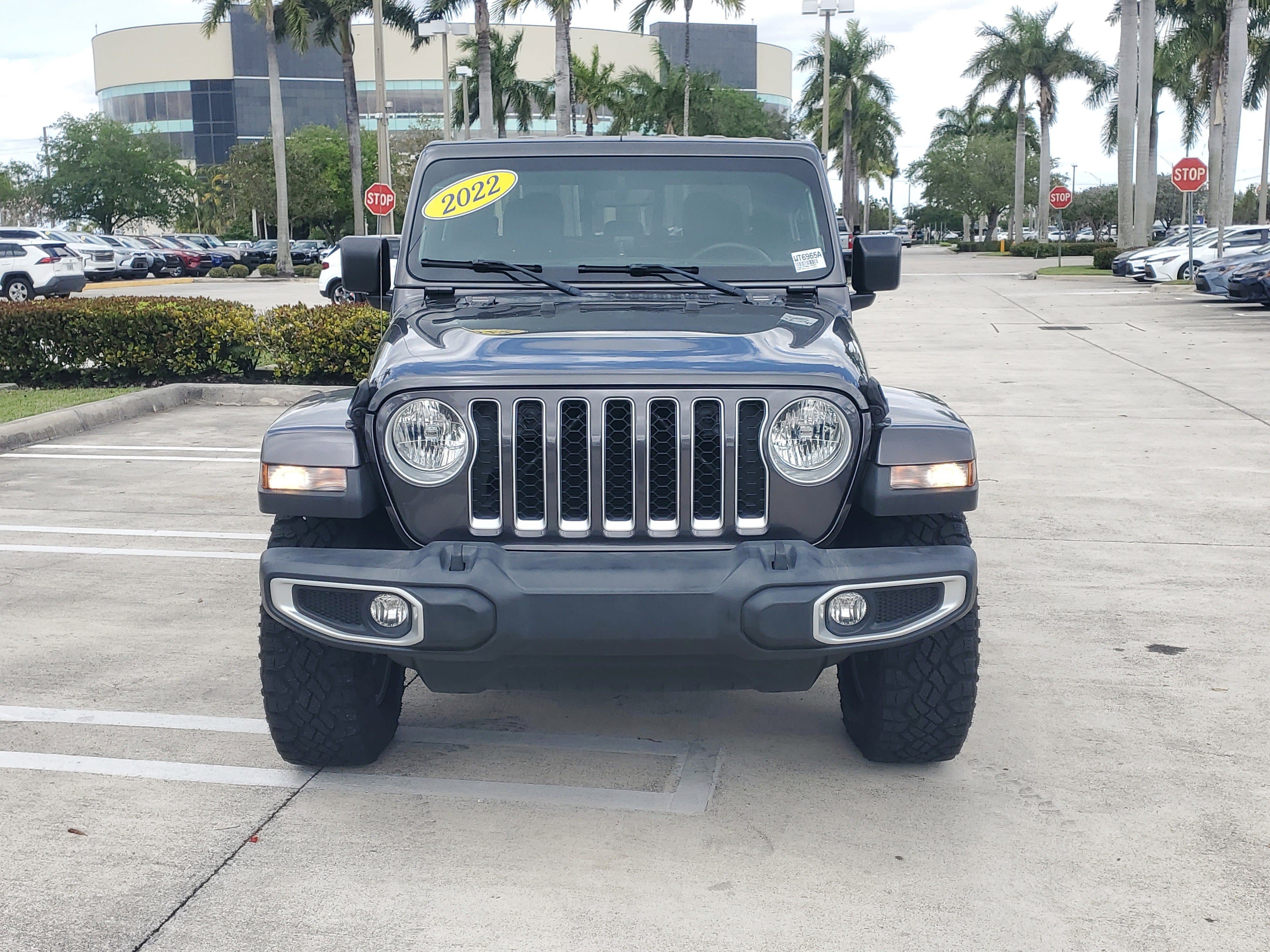 Used 2022 Jeep Gladiator Overland w/ Popular Equipment Package image 8