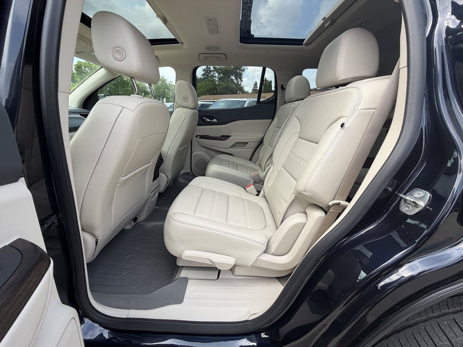 Used 2022 GMC Acadia Denali w/ Denali Ultimate Package AWD/4WD image 26